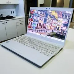 富士通 ノートパソコン windows11 第８世代i7 SSD メモリ8GB