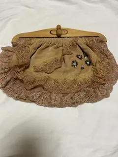 【新品未使用】レース装飾付きベージュクラッチバッグ