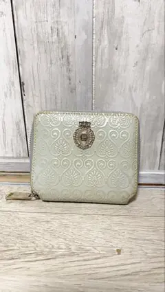 9155 アナスイ ラウンドファスナー 二つ折り長財布 エナメル ハート