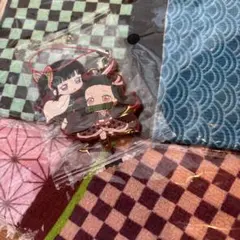 鬼滅の刃 竈門禰豆子 栗花落カナヲ ラバーキーホルダー ＆ 和風ミニタオル付き