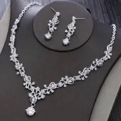 【即日発送】ティアラ ネックレス ピアス 3点セット