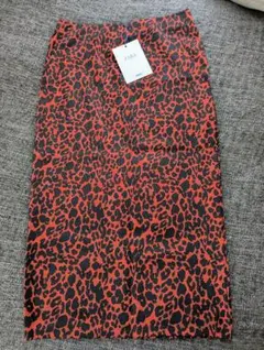 ZARA 赤と黒のヒョウ柄タイトスカート