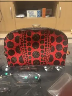Louis Vuitton 草間彌生 ポシェット コスメティック m47347のサムネイル