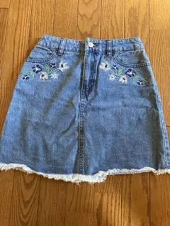 フラワー刺繍デニムミニスカート　Sサイズ
