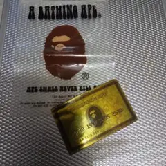 未使用 A BATHING APE ゴールドカード風 マグネット ノベルティのサムネイル