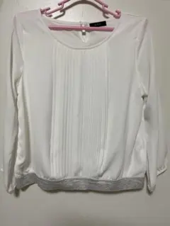 お値下げA.v.vホワイト プリーツデザイン 長袖トップスM