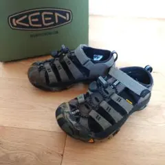KEEN キーン NEWPORT H2 キッズ サンダル カモフラ 18cmのサムネイル
