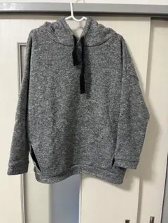 グレー フード付きパーカー