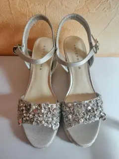 新品アンテプリマシルバーサンダル23センチ