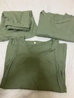 Tシャツとパンツのセットのサムネイル