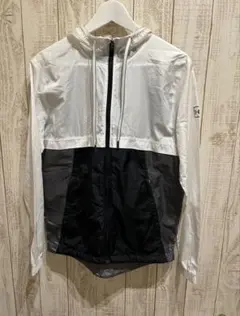 UNDER ARMOURフルジップジャケット アンダーアーマー サイズ　Ｍ