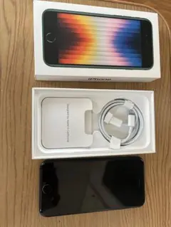 Apple iPhone SE3 (第3世代) ブラック 本体　128gb