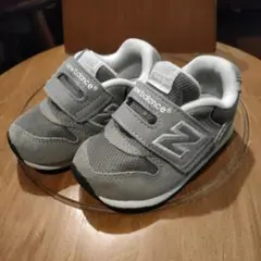【美品】new balance スニーカー 13cm