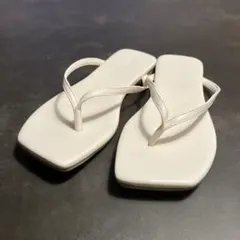 Ungridホワイト フラットトングサンダル 新品　未使用品　サイズS 22.5