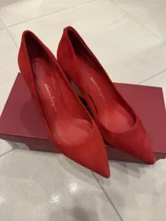 【新品未使用品】フェラガモ　パンプスヒール　5D 22.5㌢ ポインテッド