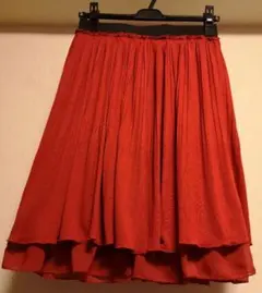 ひざ丈スカート　赤