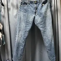 GU ライトブルーストレートデニム