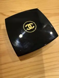 CHANEL レキャトルオンブル N°5 アイシャドウ