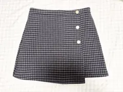 チェック柄ボタン付きミニスカート