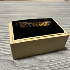 BURBERRY ゴールド ネクタイピン 幾何学模様
