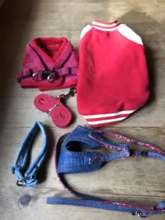 小型犬　赤い犬用服　 ハーネス・リードセット　Ｓサイズ