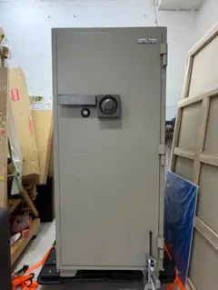 耐火金庫 ITOKI製 GOLD SAFE STRONG88 大型金庫 - メルカリ