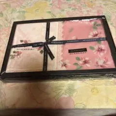 BURBERRY ハンカチ 2枚セット ピンク 花柄のサムネイル