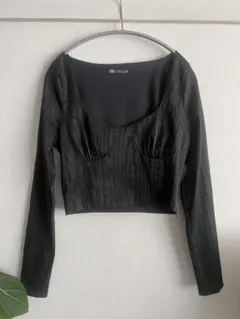 ZARA 長袖クロップドトップス