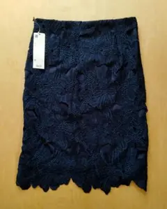 新品タグ付き　GU ネイビー レースタイトスカート M
