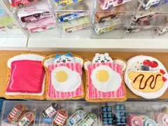ごはんのおふとん　ぬいぐるみのおふとん　エビフライ　ベーコンエッグトースト　パン