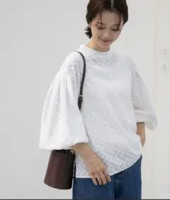 コットン刺繍ボリュームスリーブブラウス／アーバンリサーチ ドアーズ