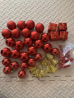 クリスマスツリー　赤いオーナメントセット 38個