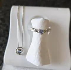 アクアマリンのネックレスとリングセット