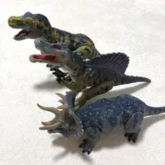 ビッグサイズ　クイルメサウルス　スピノサウルス　シノケラトプス　フィギュアセット