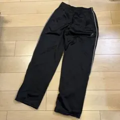 新品未使用タグ付き　アシックス　ブラックジャージパンツ サイドストライプ付き