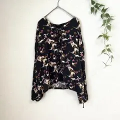 【美品】Johnbull ジョンブル レースアップ総柄ブラウス フリーサイズ 黒のサムネイル