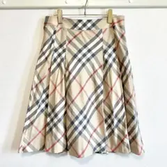 Burberry バーバリー　ロンドン　スカート　ノバチェック　プリーツ　フレアのサムネイル