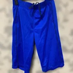 青いハーフパンツ ウエスト調整紐付き　ユニクロ子供用ＸＬサイズ