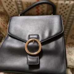 リング付きフラップ 黒 ハンドバッグ