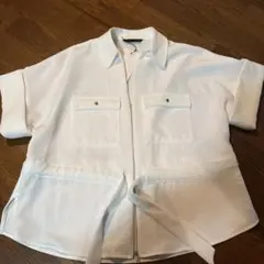 ZARAザラ　半袖　ジッパー付きジャケット白M