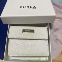 FURLA三つ折財布