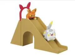 ポケモン　森のアスレチック　トグデマル＆パモ　フィギュア