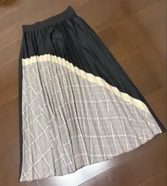 新品タグ付き コクレCOQULE 切り替えデザイン プリーツ ロングスカート