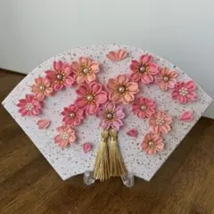 扇型　ちりめんつまみ細工　桜　ハンドメイド