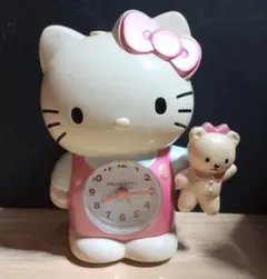 ハローキティ 置き時計【新品・未使用】 ハローキティ誕生45周年を祝うスペシャルなぬいぐるみや置き時計がセガ