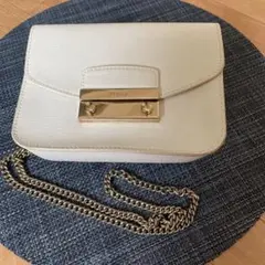 FURLA チェーンミニショルダーバッグ　メトロポリス　ホワイト