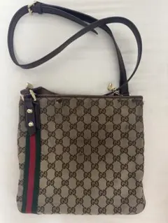 GUCCI キャンバス　ショルダーバッグ グッチのサムネイル
