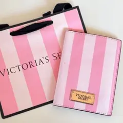 新品 Victoria's Secret パスポートケースストライプ No.1