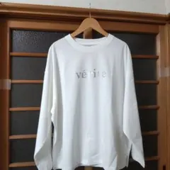 新品☆ 美品 ホワイト 長袖Tシャツ Mサイズ