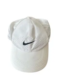 NIKE ホワイト キャップ 通気性抜群　ランニングキャップ テニスキャップ
